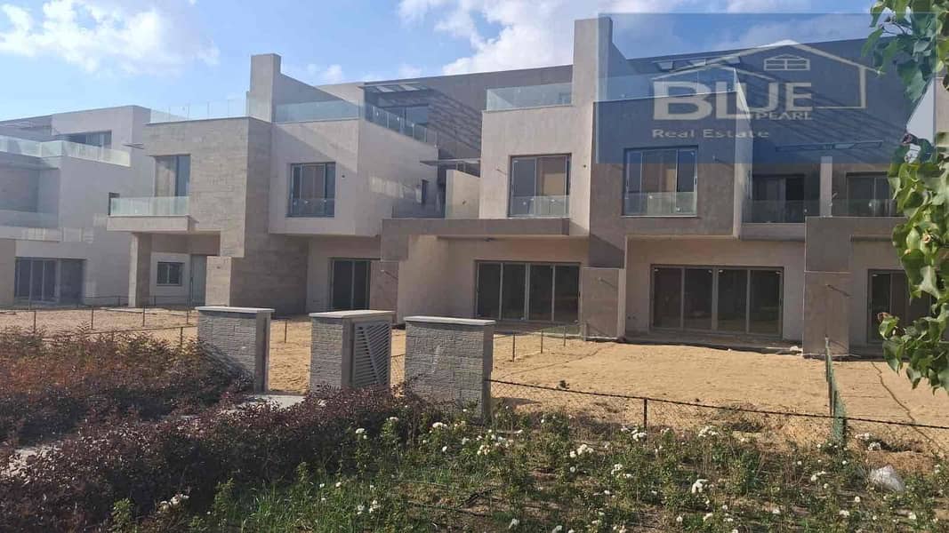 4 8d3354d2-4c72-4042-9fae-5b1c1e484b10. jpg