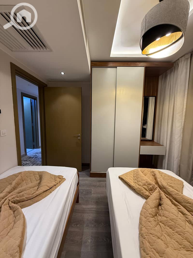 12 495147c2-91c0-410e-849e-5c79f83671a6. jpeg