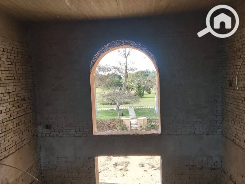 24 dbdc5e19-0125-4a85-98e0-6f0d0e6a5c76. jpeg