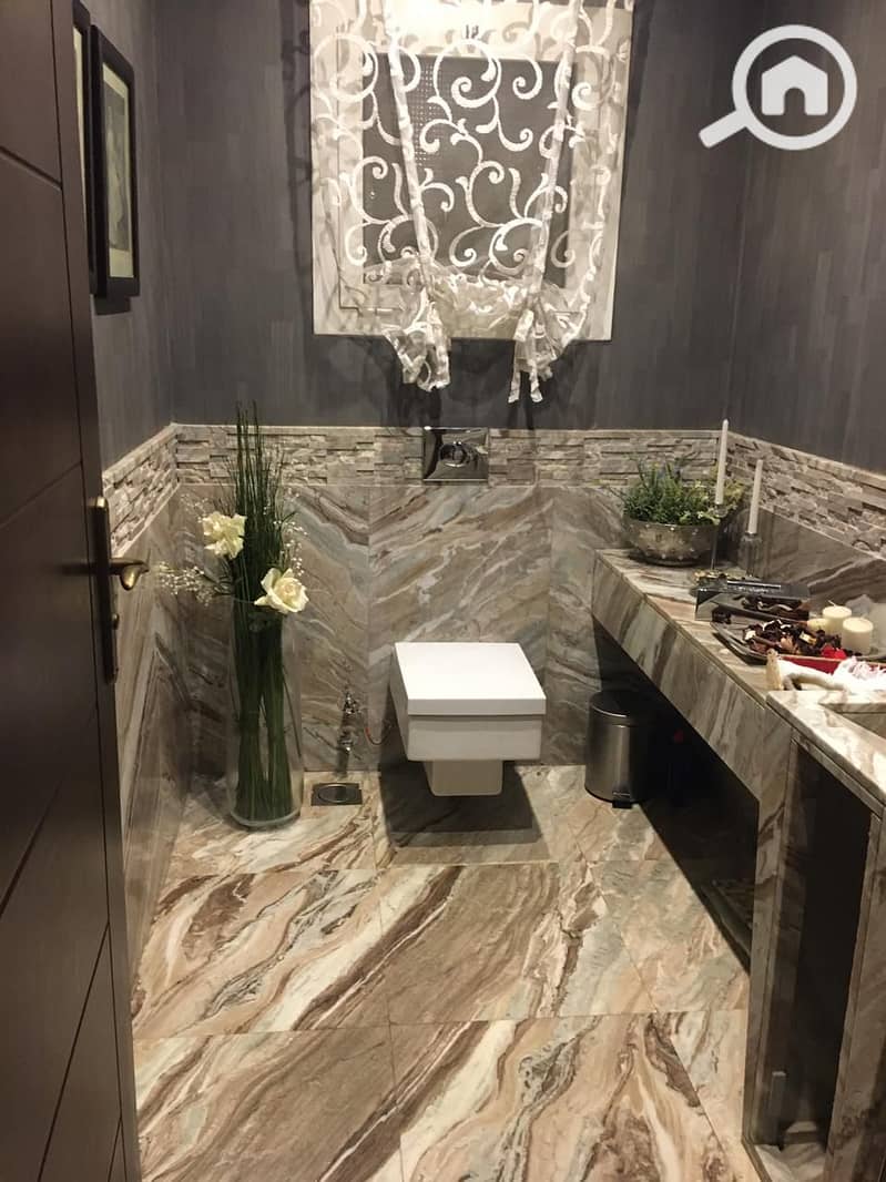 2 67c82bd1-2183-4e7d-a792-1e75fdd95444. jpg