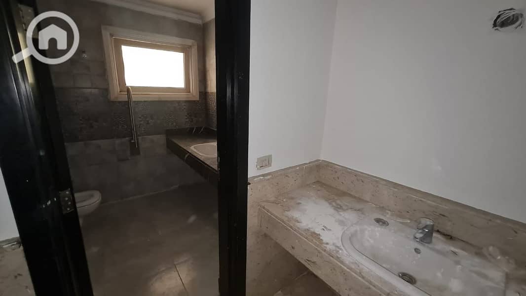 11 53a8859e-19ad-40cc-85b3-bac4b15f9b4c. jpeg