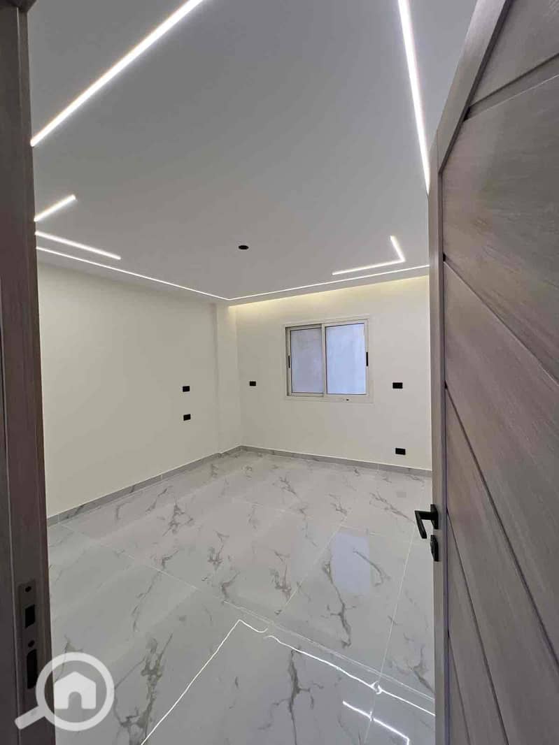 13 3889ca2d-81eb-4db2-b744-68389cd1a32d. jpg