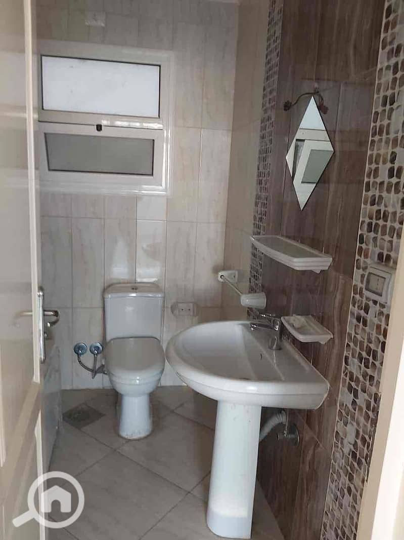 4 80e2b0a9-1387-4e07-987c-1c3278ef4e28. jpg