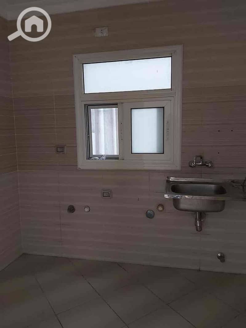 8 f2fe4847-a370-4127-8594-0a4fc2cb9101. jpg