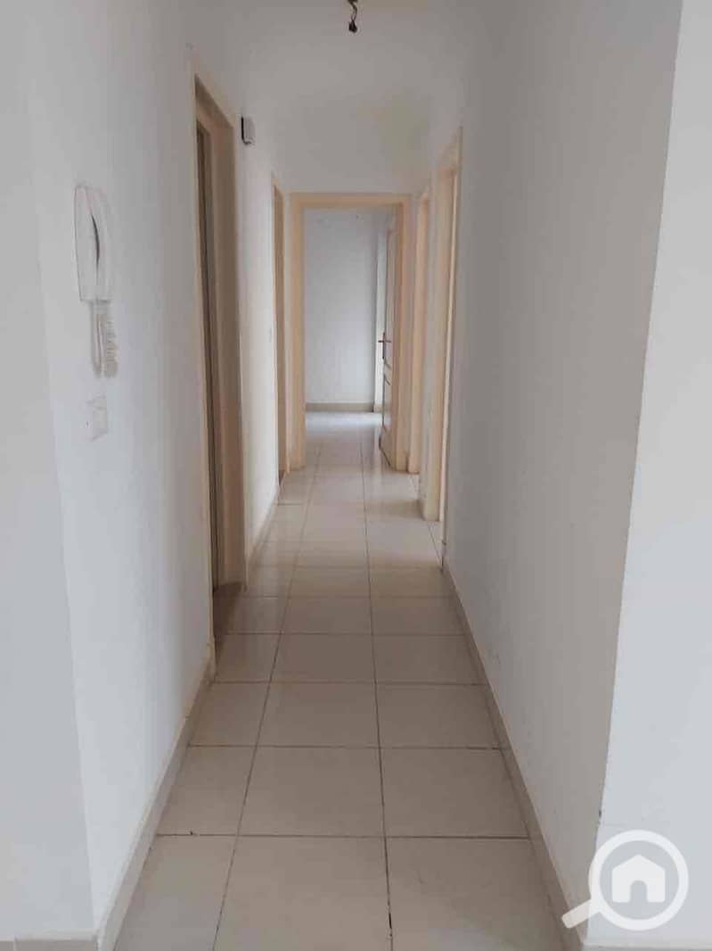 10 f8f122e9-9995-4a9a-bc67-27bc39ca8a0e. jpg