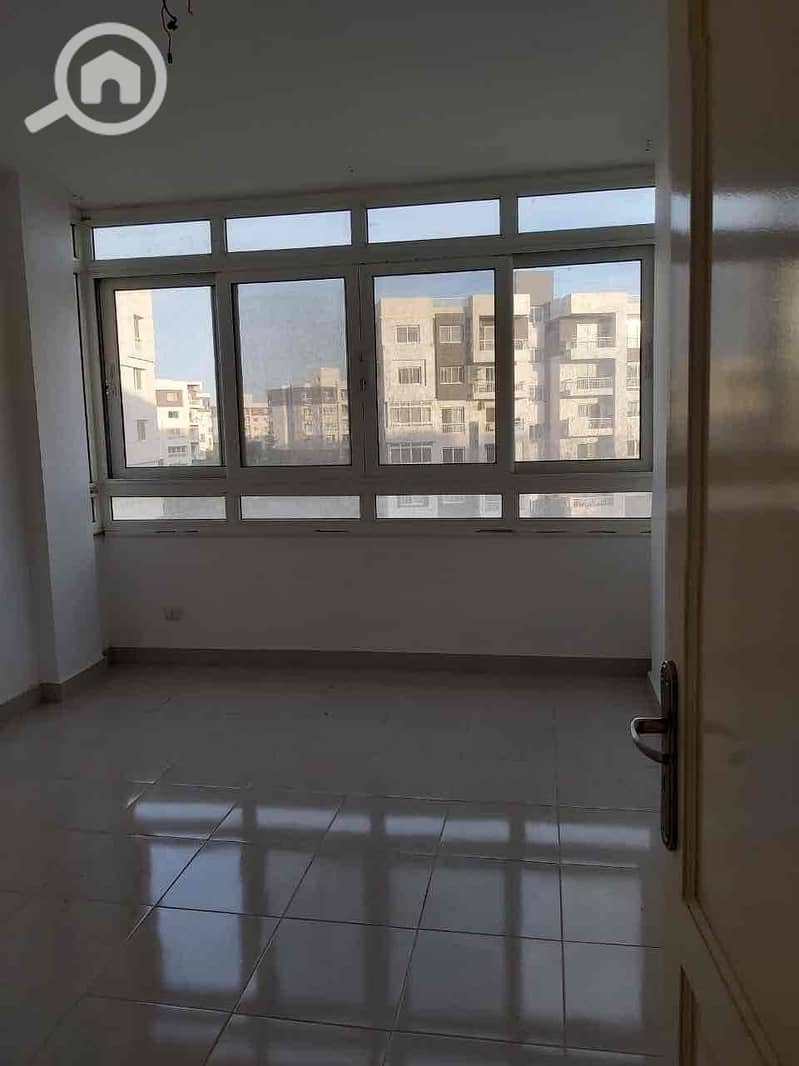 12 2079647c-e56c-4f0f-b83d-fb2e0a082aa9. jpg