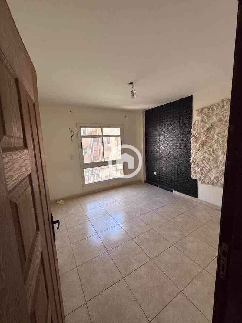 8 7035cf63-159d-407b-9d3d-a223e77e14a0. jpg