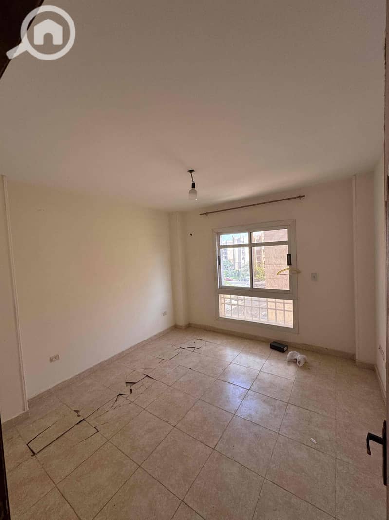 8 47a0f219-eafc-4168-a1d4-bc889c256031. jpg