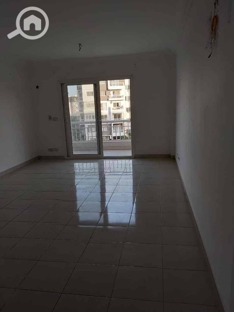 10 0a61c67b-5aaa-4235-b816-d52e61e8b324. jpg