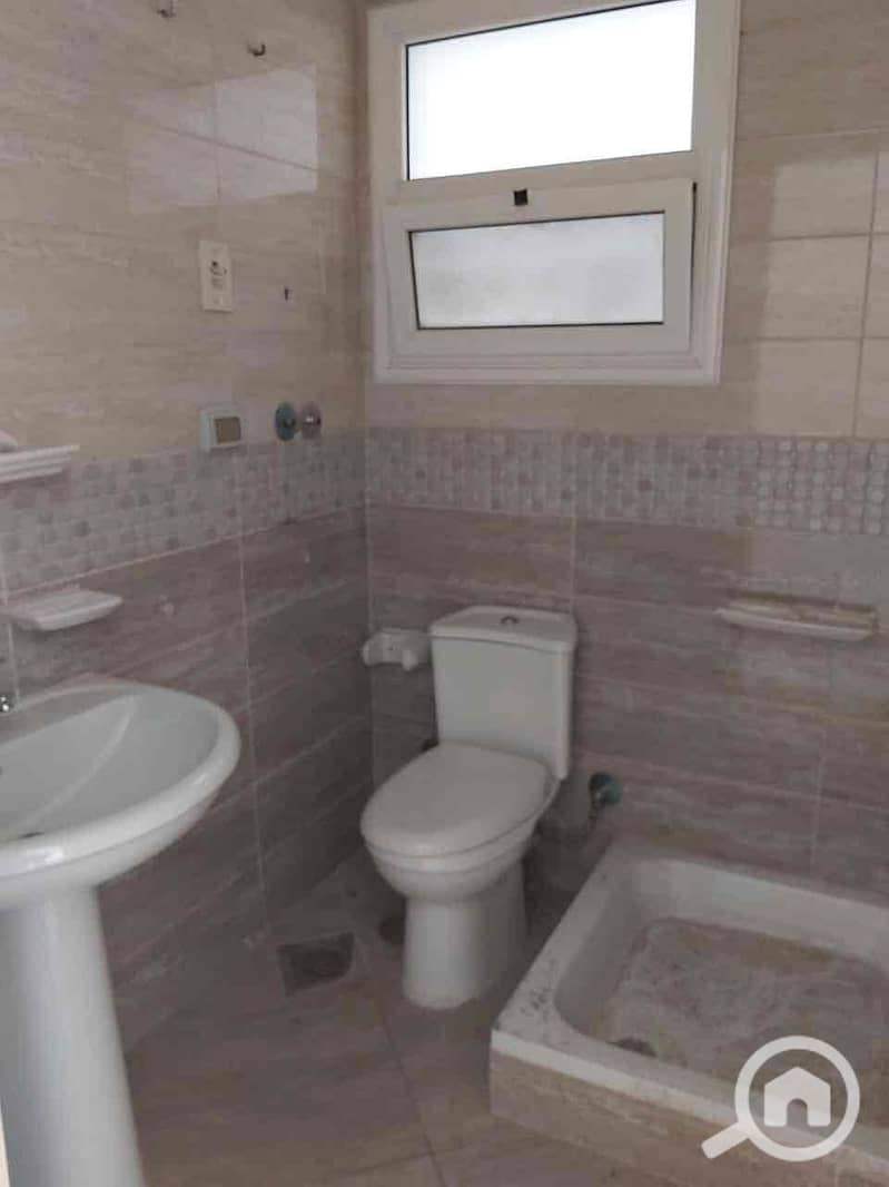 12 819a1a3a-71d1-4c3c-8f17-36a4e1eee711. jpg