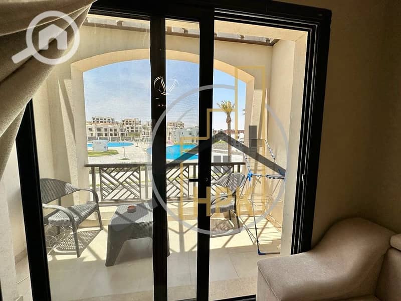 3 52b50946-fbdd-46a4-89c6-49b7a819f81c. jpg