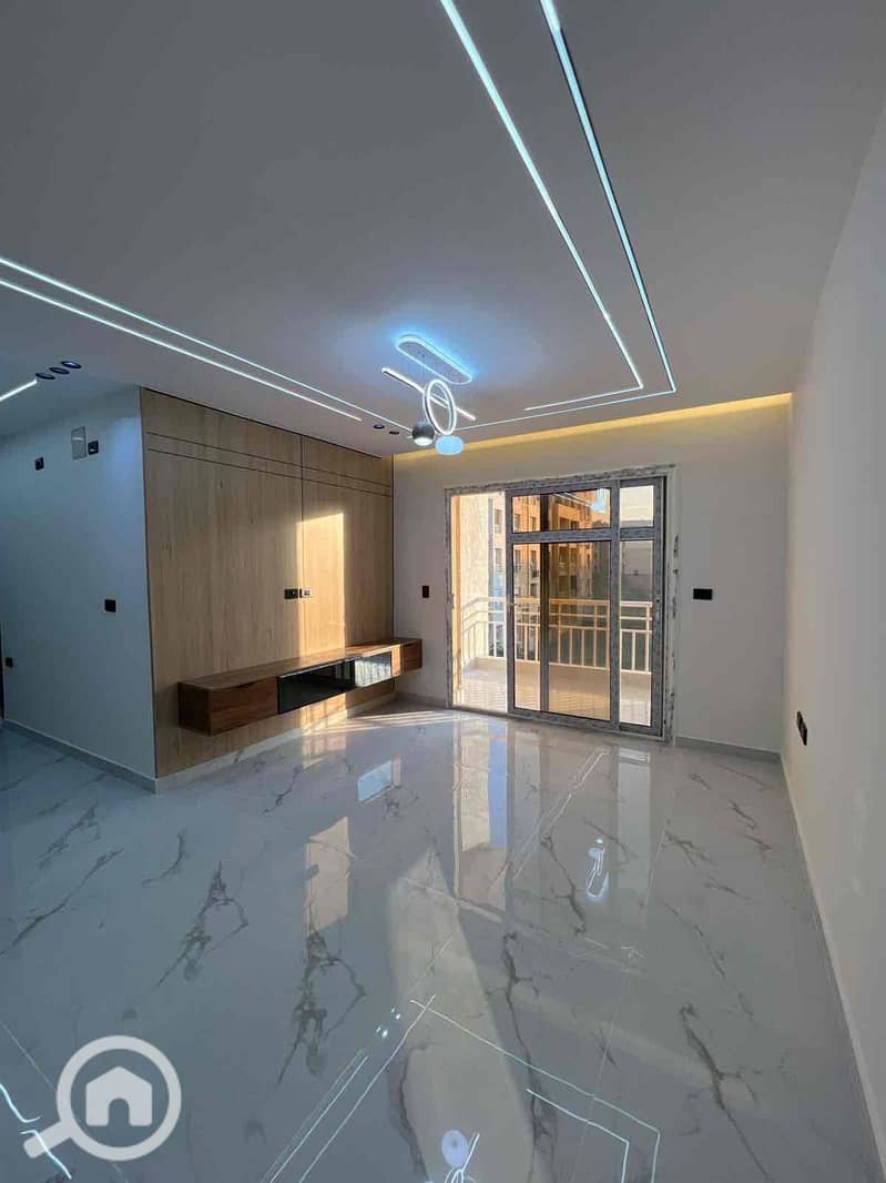 2 029919d7-b48f-4bdf-a601-c9159fd3ed74. jpg