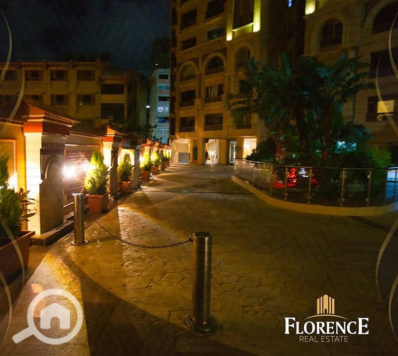 12 21d28dba-4862-40cd-89eb-1f911a34c750. jpg