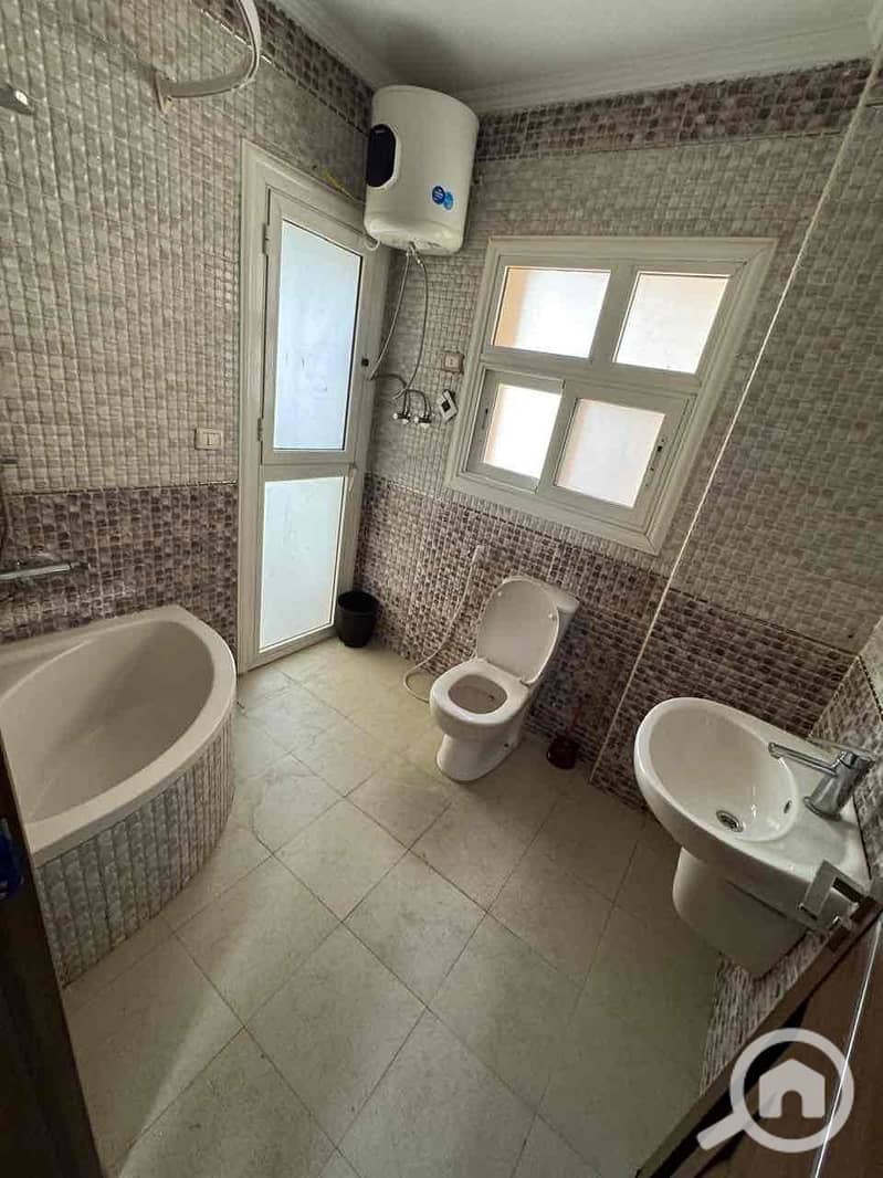 2 60541db8-b6b3-47c7-b522-3c348a90ed20. jpg