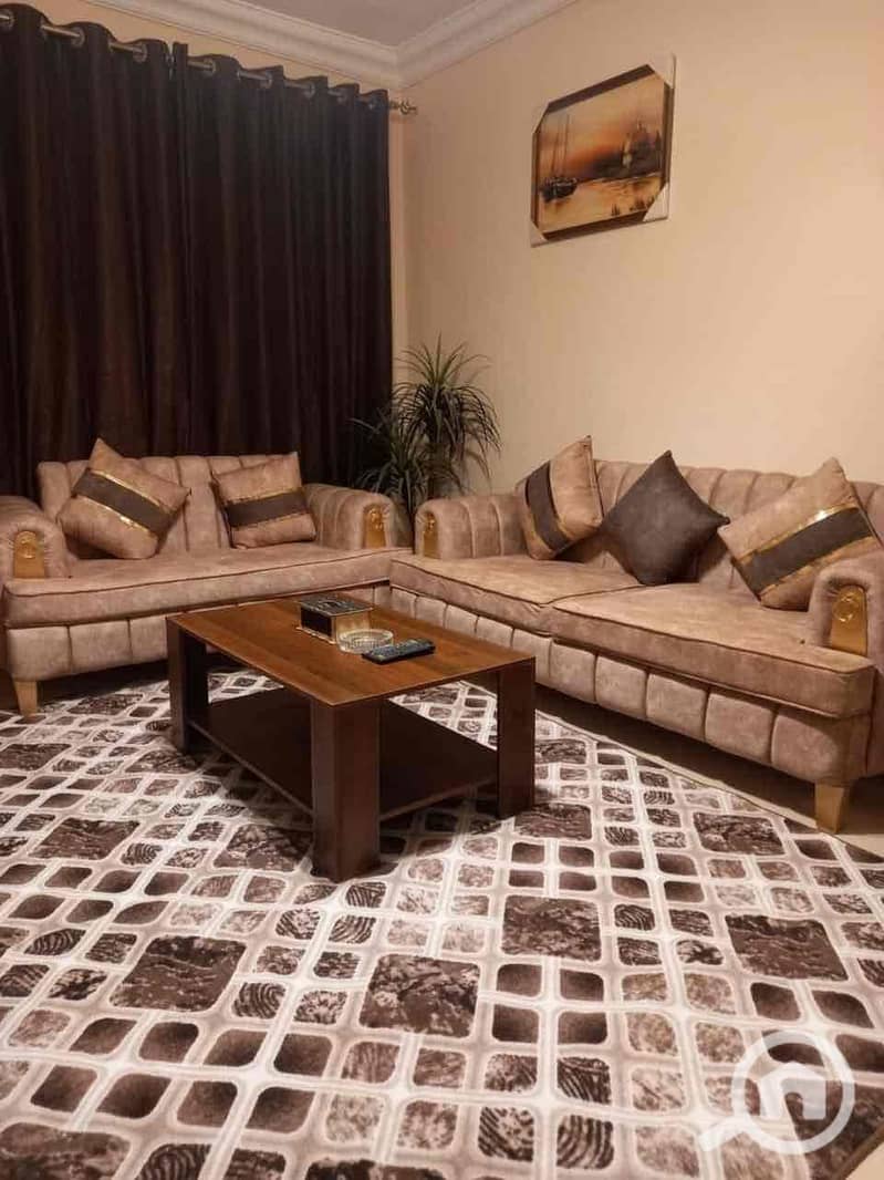 12 bd633e28-7b32-4ee0-bdb9-db642ff93309. jpg