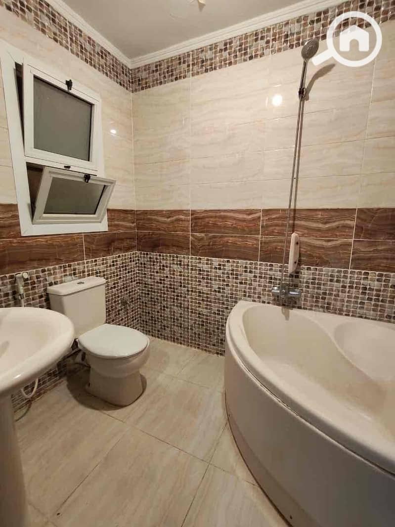 3 1da07606-ac25-44d7-b14e-5147f693fb70. jpg