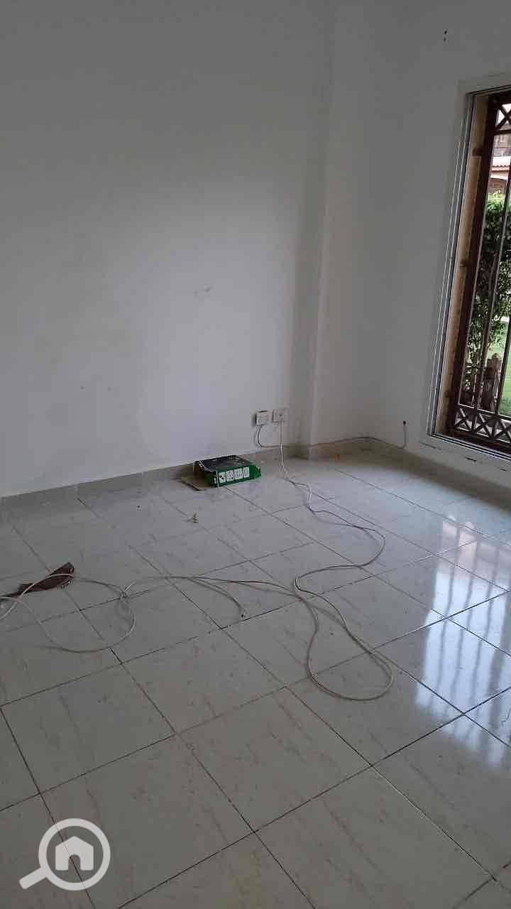 10 b28c7411-d52b-4c72-a38f-81db3e43a221. jpg