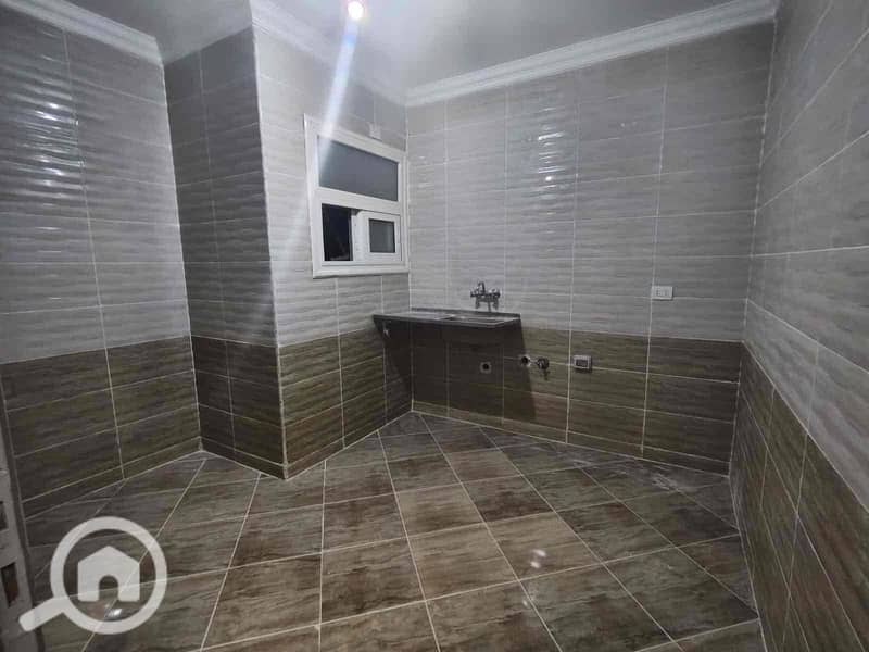 5 c78f1589-bd80-4700-9c41-ebe0a697bd6b. jpg