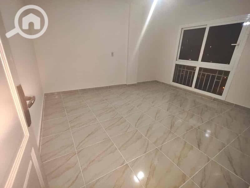 10 f3edd2ff-8234-461a-b48c-b320c31f3871. jpg