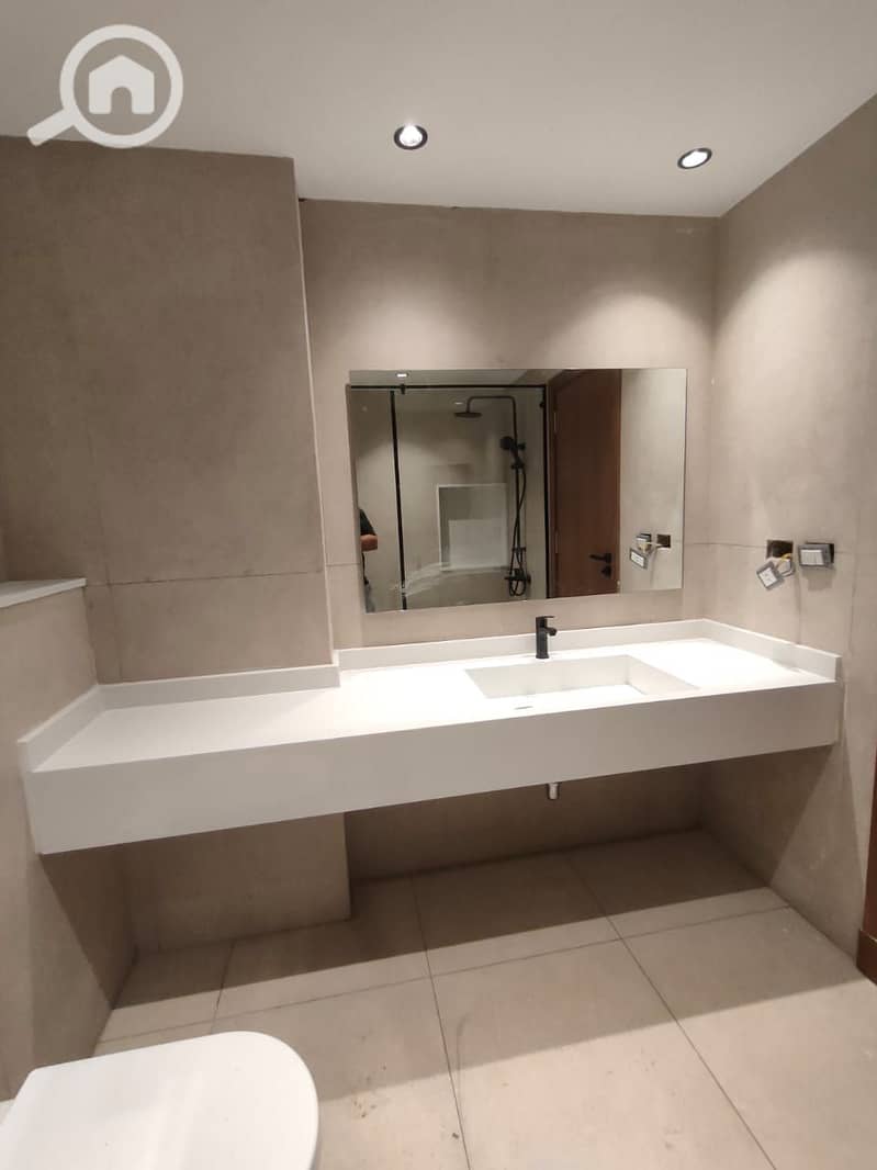 3 3eaa11d6-b899-48ee-8bd9-5423b9c051f1. jpg