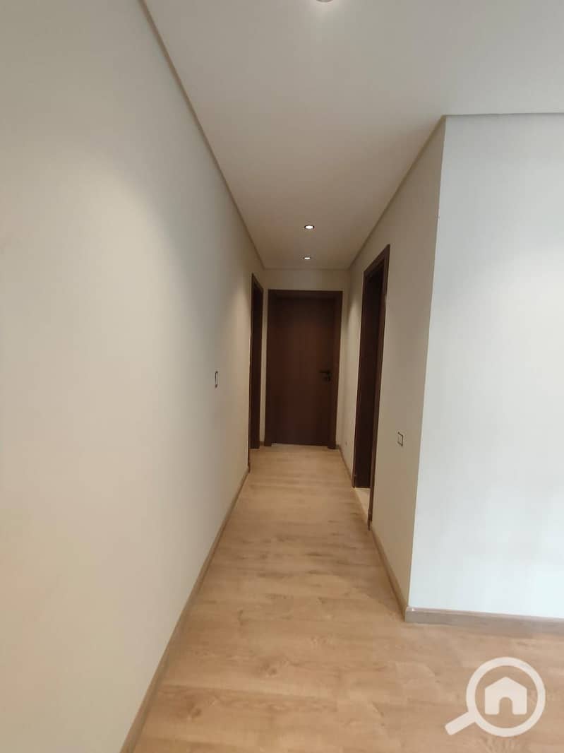 5 6c9cfd6b-b3f1-4e52-beb9-371656cc2473. jpg