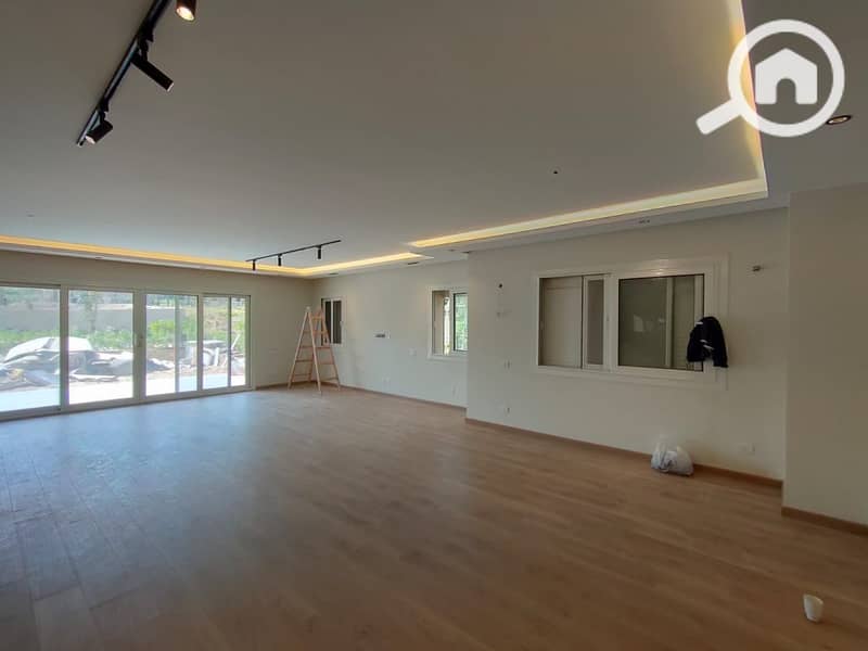 10 aa7b5457-12ab-49fa-be0a-e0008f68c7b1. jpg