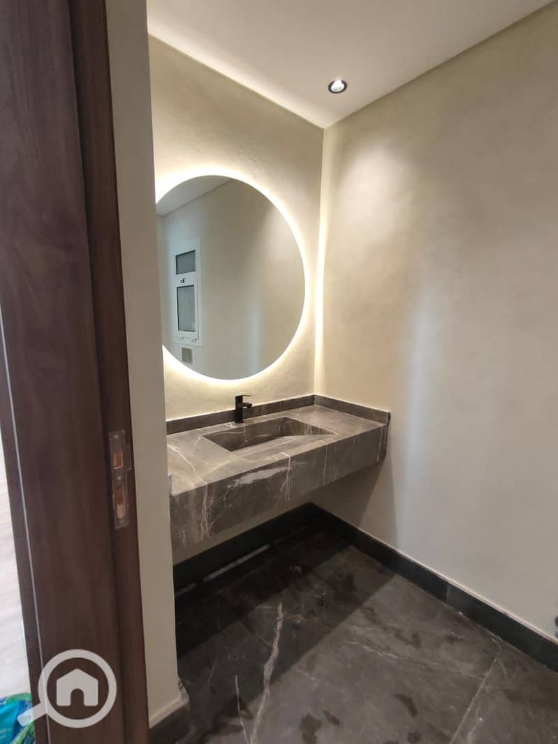 12 c25e15b4-9447-491f-ab88-fd9797524bc4. jpg