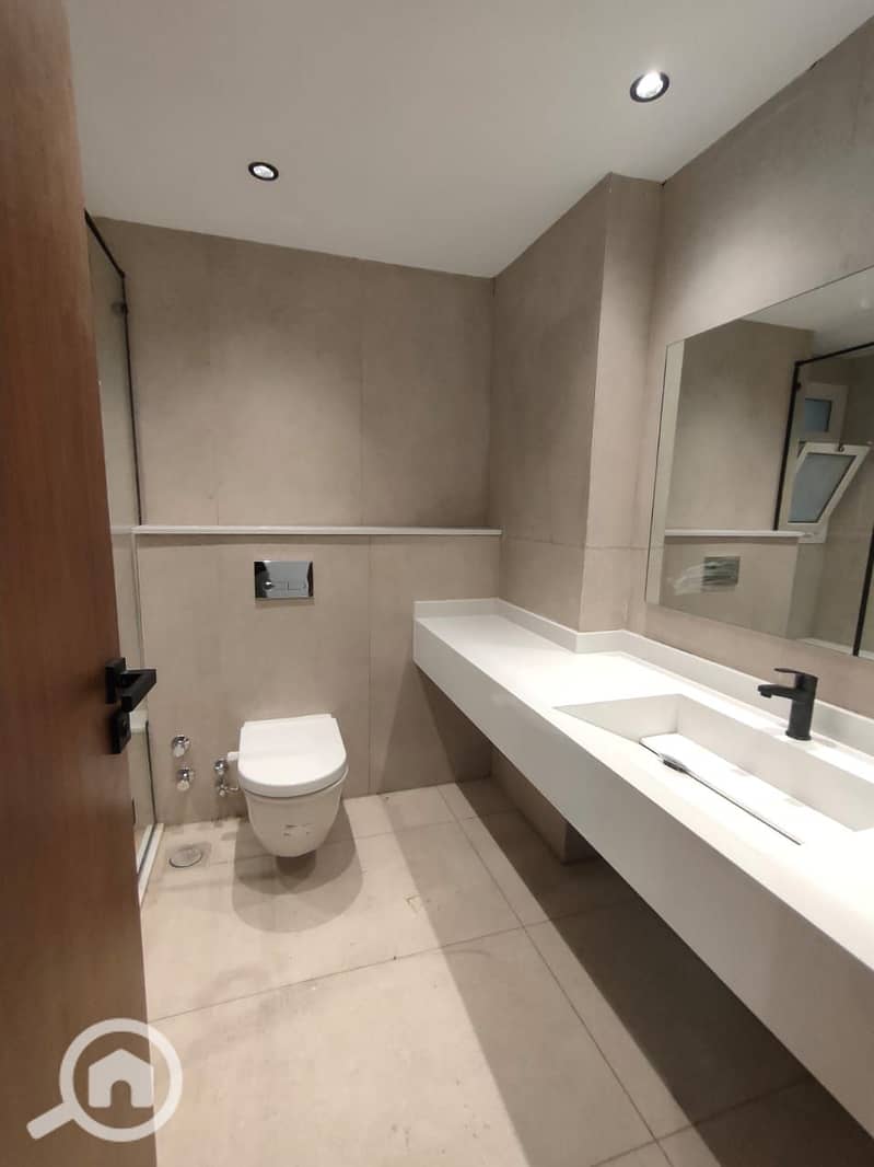 16 f55623ae-6927-475d-9dbb-8bdab3c6d5a3. jpg