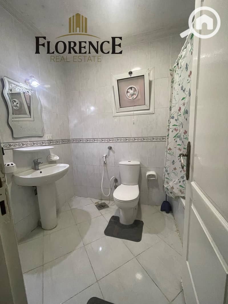 8 427b0350-d381-45e2-a06e-2c43e2e4ef8a. jpg