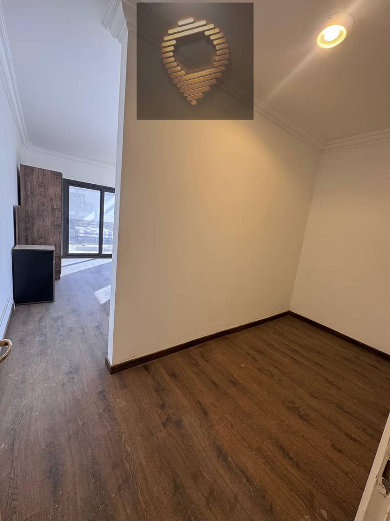 8 WhatsApp Image 2025-12-17 at 11.37. 14_001f7f5b. jpg