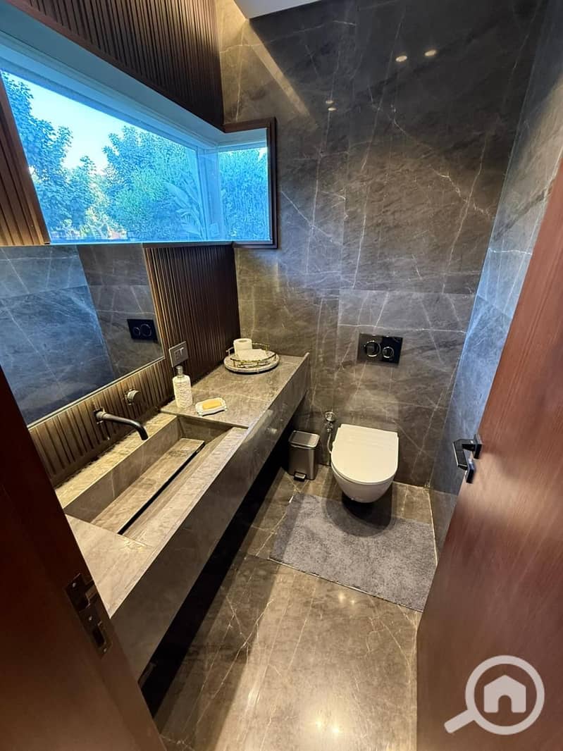 10 WhatsApp Image 2025-12-14 at 19.08. 34 (1). jpeg