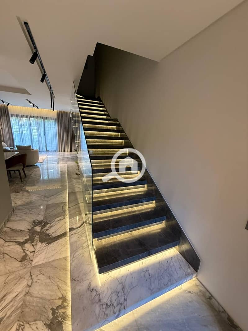 12 WhatsApp Image 2025-12-14 at 19.08. 33 (3). jpeg