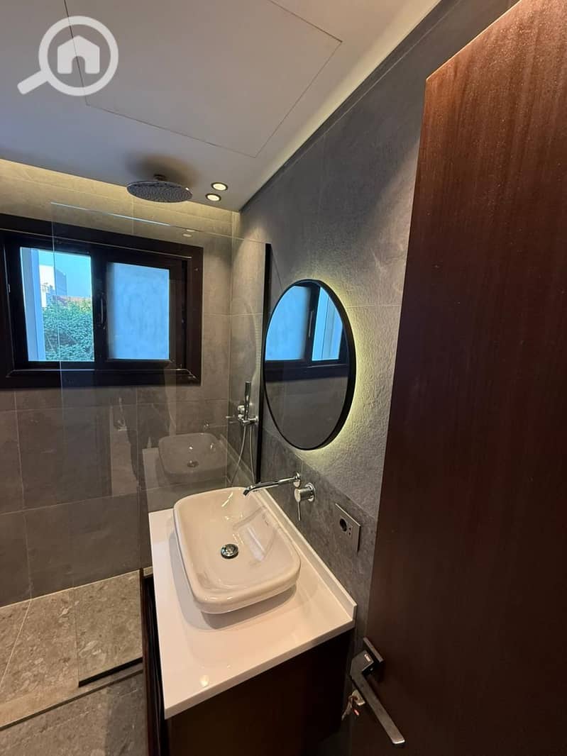 24 WhatsApp Image 2025-12-14 at 19.08. 30 (2). jpeg