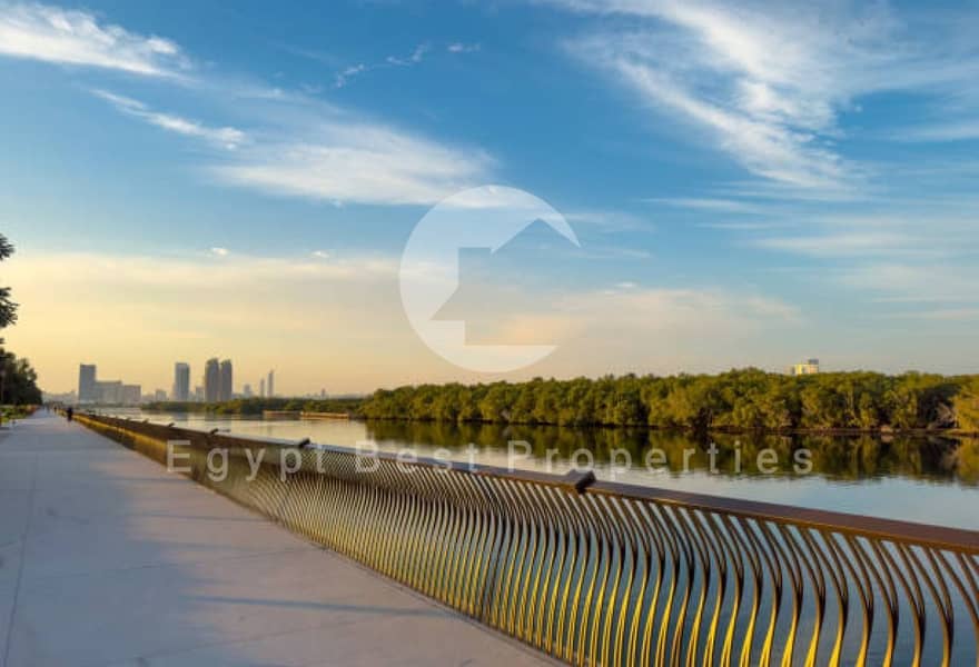 6 7f6ac3c8-83f2-4d93-88e7-a10c180ccf7b. jpg