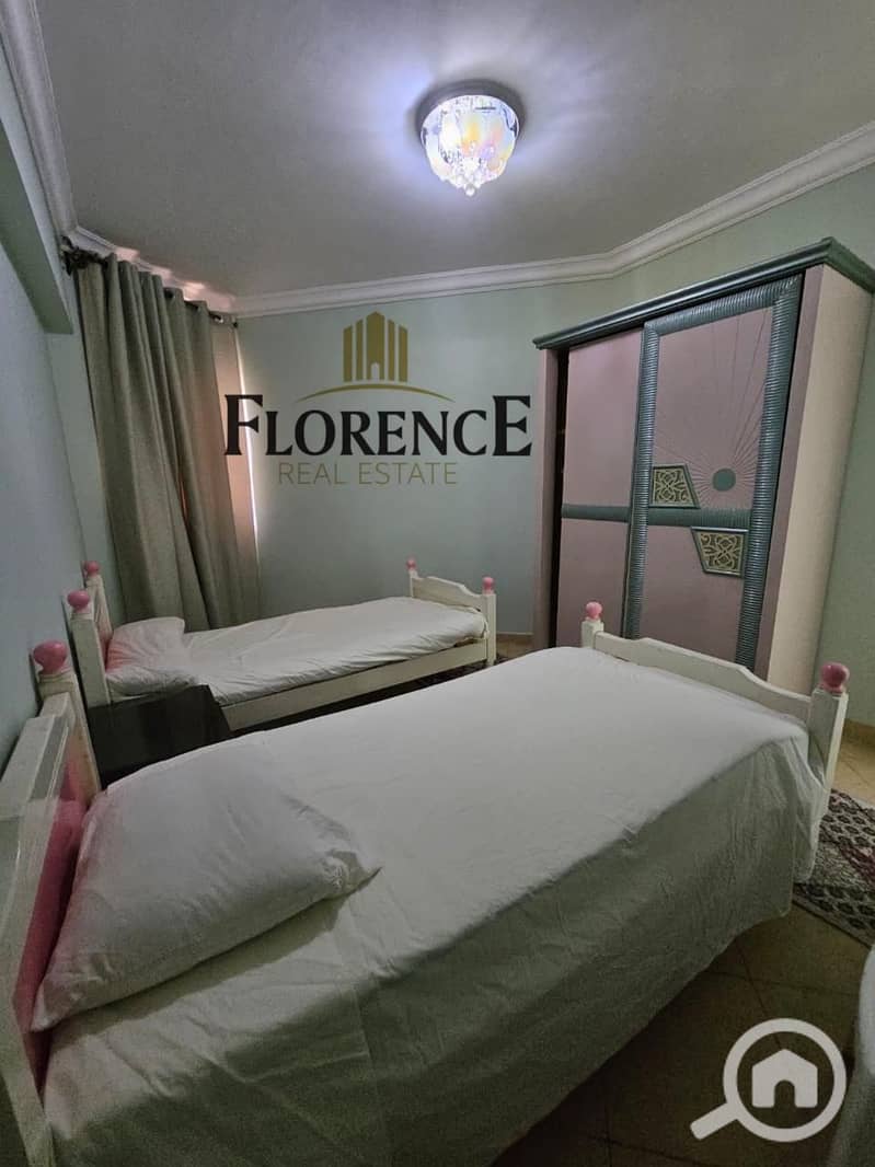 8 b9a310a4-0666-47b7-a613-b4fe2d52d5fc. jpg