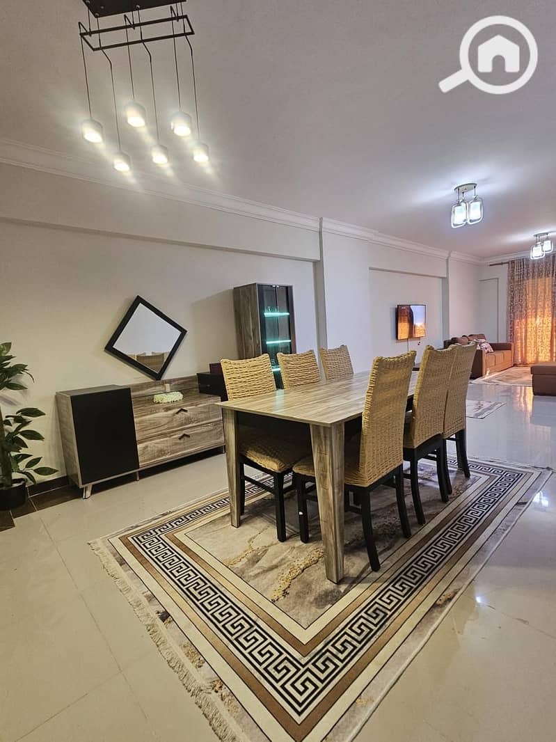 4 e0a8a6b5-3341-45d2-948d-ea316977f021. jpg