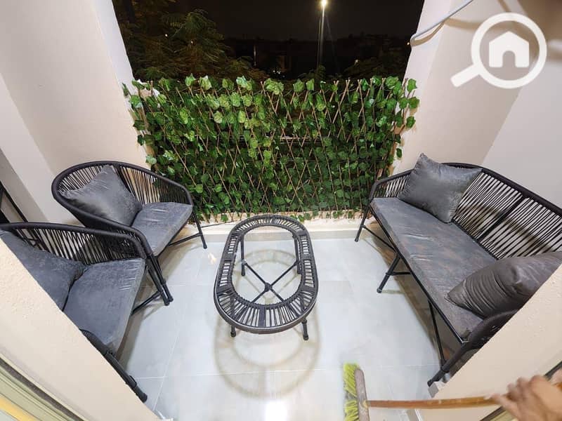 8 9ff5d149-bbee-4844-8945-45d53c6f76b3. jpeg