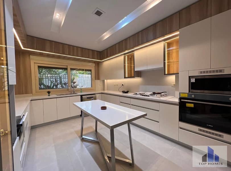 23 WhatsApp Image 2025-12-10 at 10.06. 07 PM (1). jpeg