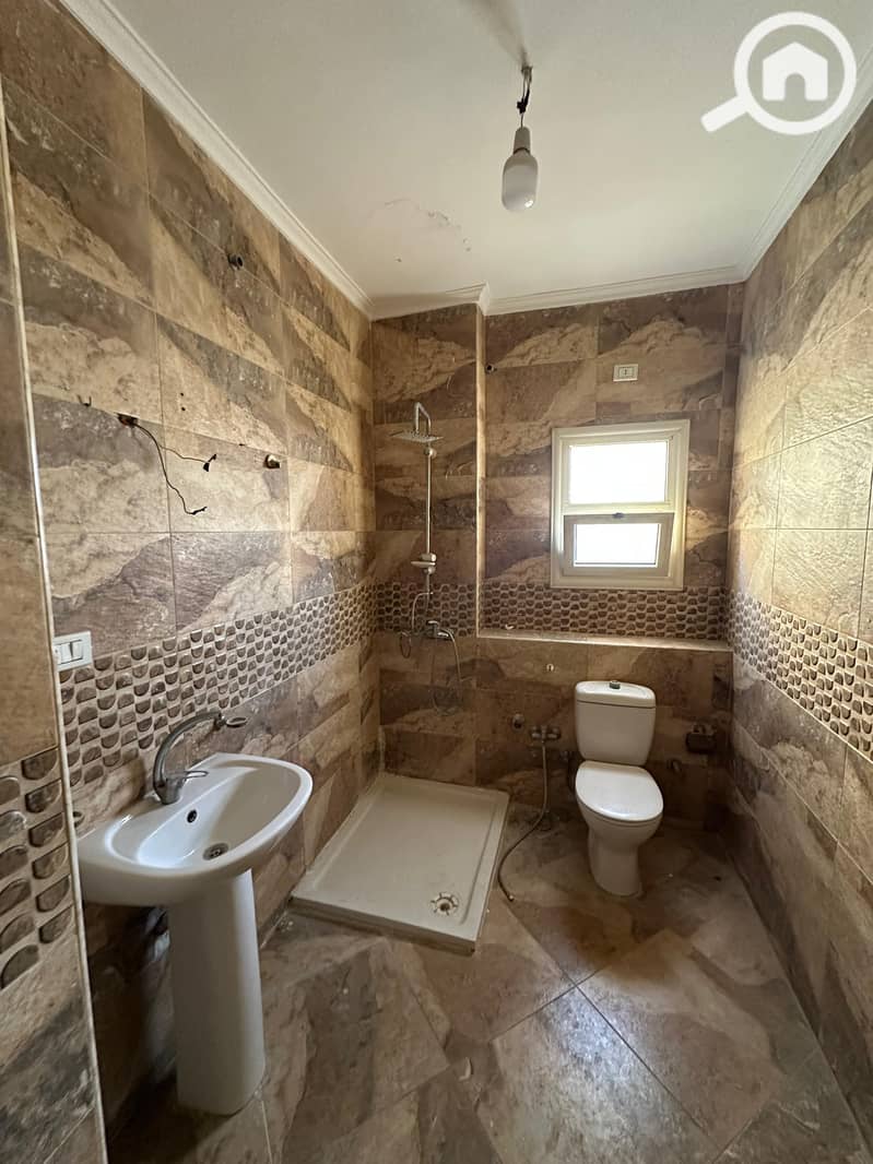 15 c2c39115-963a-4a37-8336-94cc3e733afe. jpeg