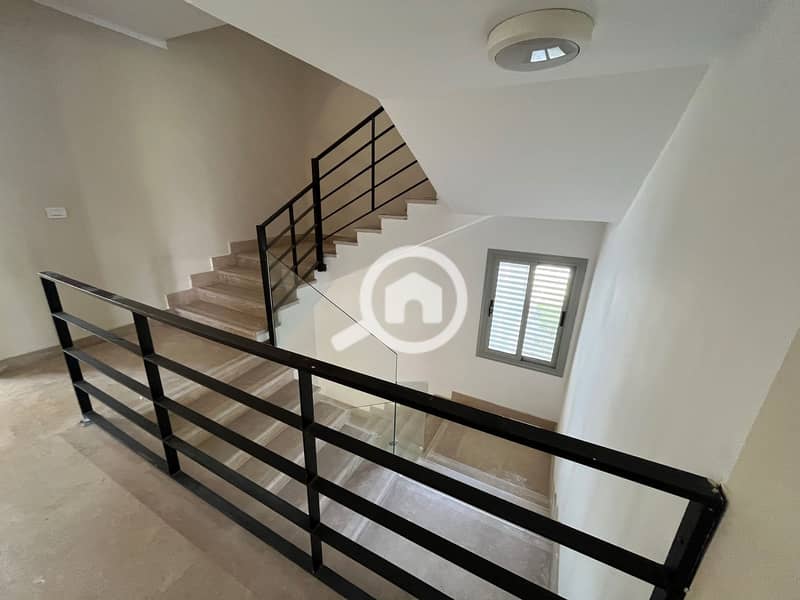 11 7c917390-bfb5-4af9-96f3-2ea809e36bbe. jpg