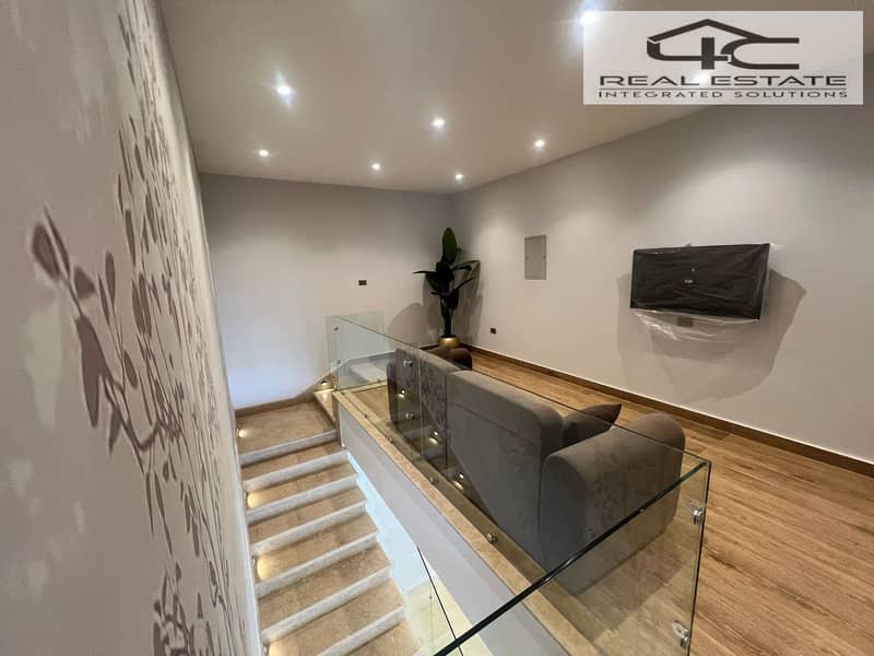 11 WhatsApp Image 2025-12-15 at 13.23. 54 (1). jpeg