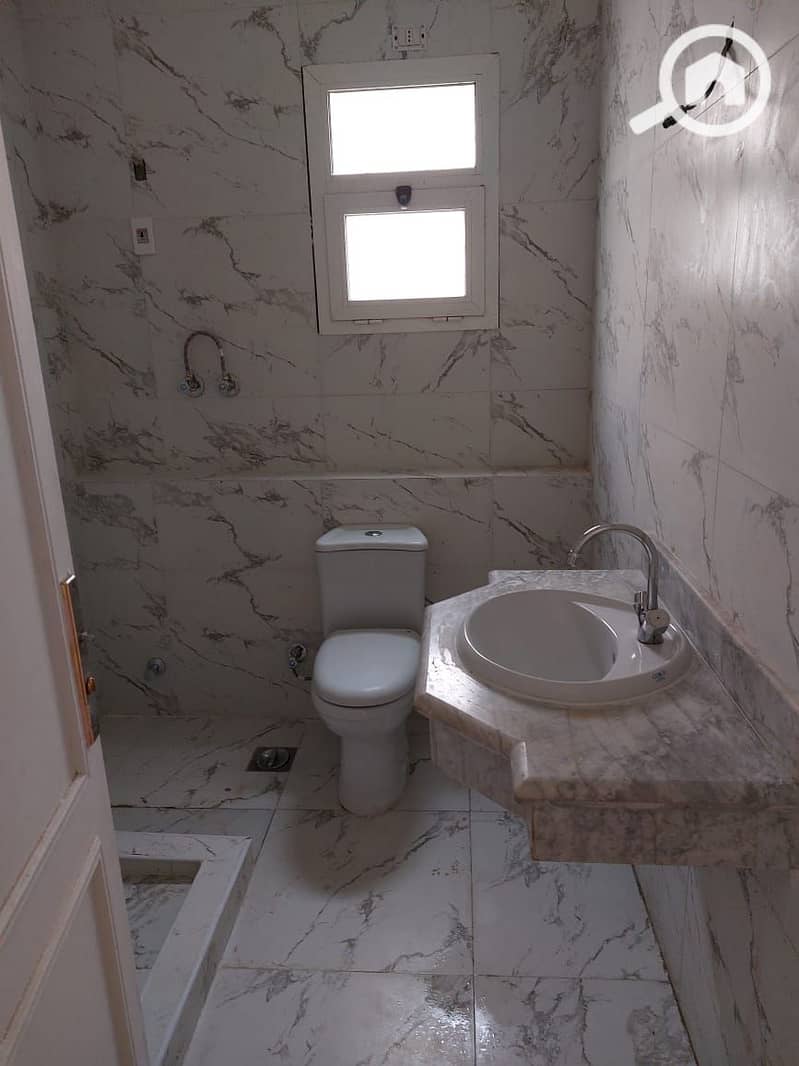 4 485d5826-4148-4d09-bb79-fcac217b7082. jpg