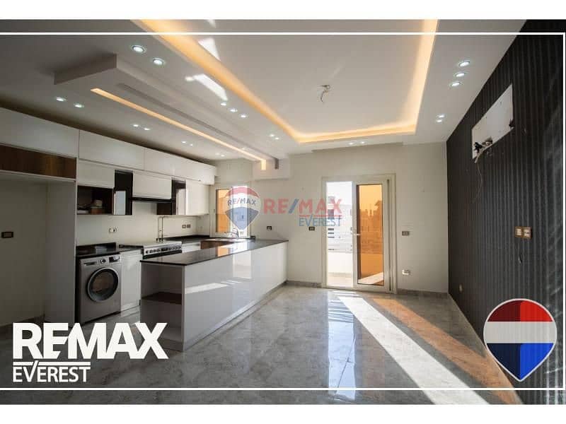 18 f4eb4771-3a4f-478b-bb33-017887e8da90. jpg