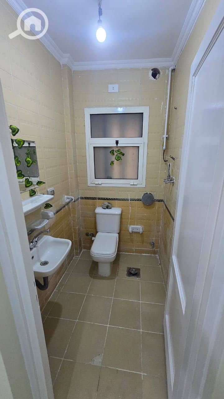 10 c0c3e630-1f92-49df-a80d-63ac02f4b829. jpg