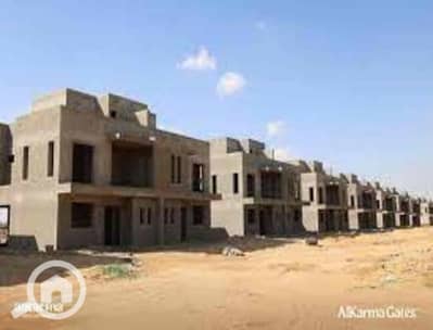 تاون هاوس 4 غرف نوم للبيع في الشيخ زايد، الجيزة - 83c556cb-9669-40e5-bf9b-a40c44f488dd. jpg تاون هاوس 4 غرف نوم للبيع في الشيخ زايد، الجيزة - 83c556cb-9669-40e5-bf9b-a40c44f488dd. jpg