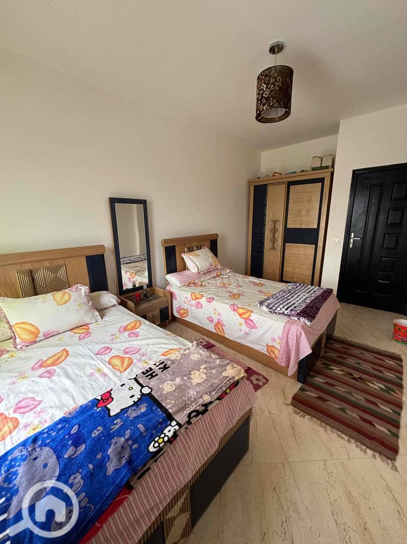 10 e9cfac81-2be4-467a-8d40-7aeb4eb779bf. jpg