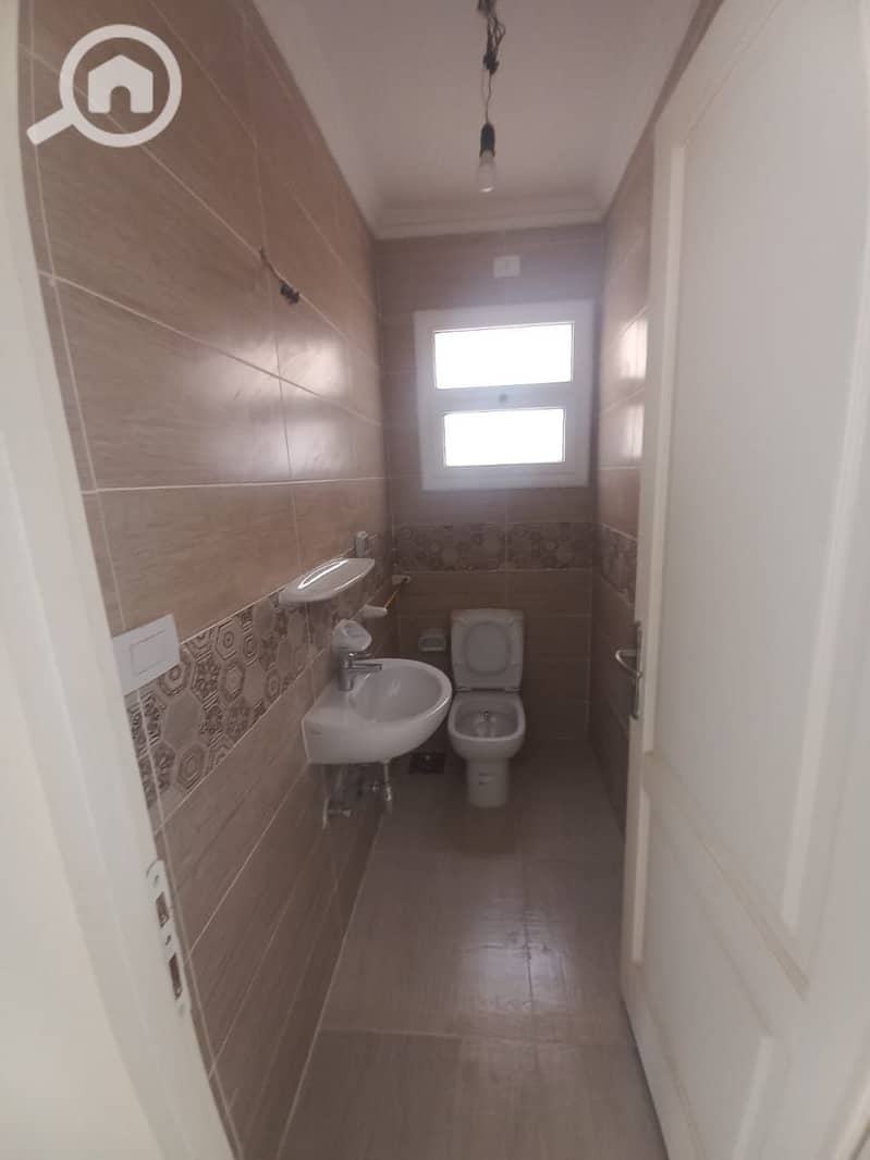 10 da33598d-70dd-4bc0-b62e-2f39a371d99d. jpeg