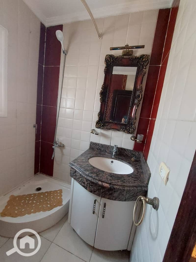 4 7d5237e9-b1b0-4b79-8a7e-ecb304c4b3d5. jpg