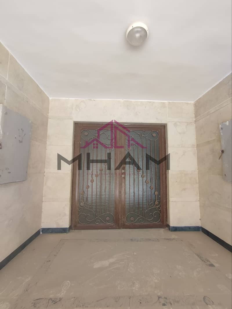 4 photo_5911187043545451756_y. jpg