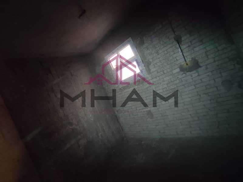 22 photo_5911187043545451780_y. jpg